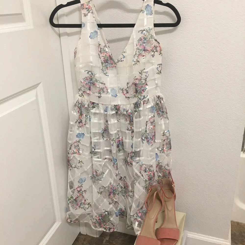 ✨ Moving sale 🚗- Anthropologie Maeve Peony Floral dress, Size 0 - Picture 10 of 10